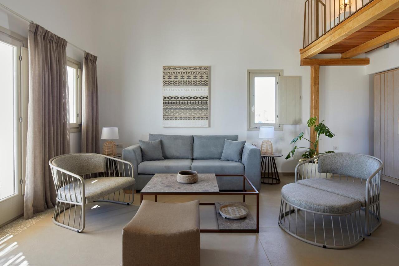 Sea Breeze Santorini Beach Resort, Curio By Hilton Agios Georgios  Екстериор снимка