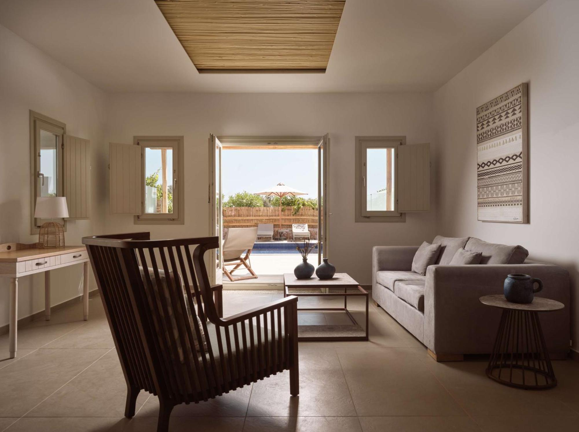 Sea Breeze Santorini Beach Resort, Curio By Hilton Agios Georgios  Екстериор снимка