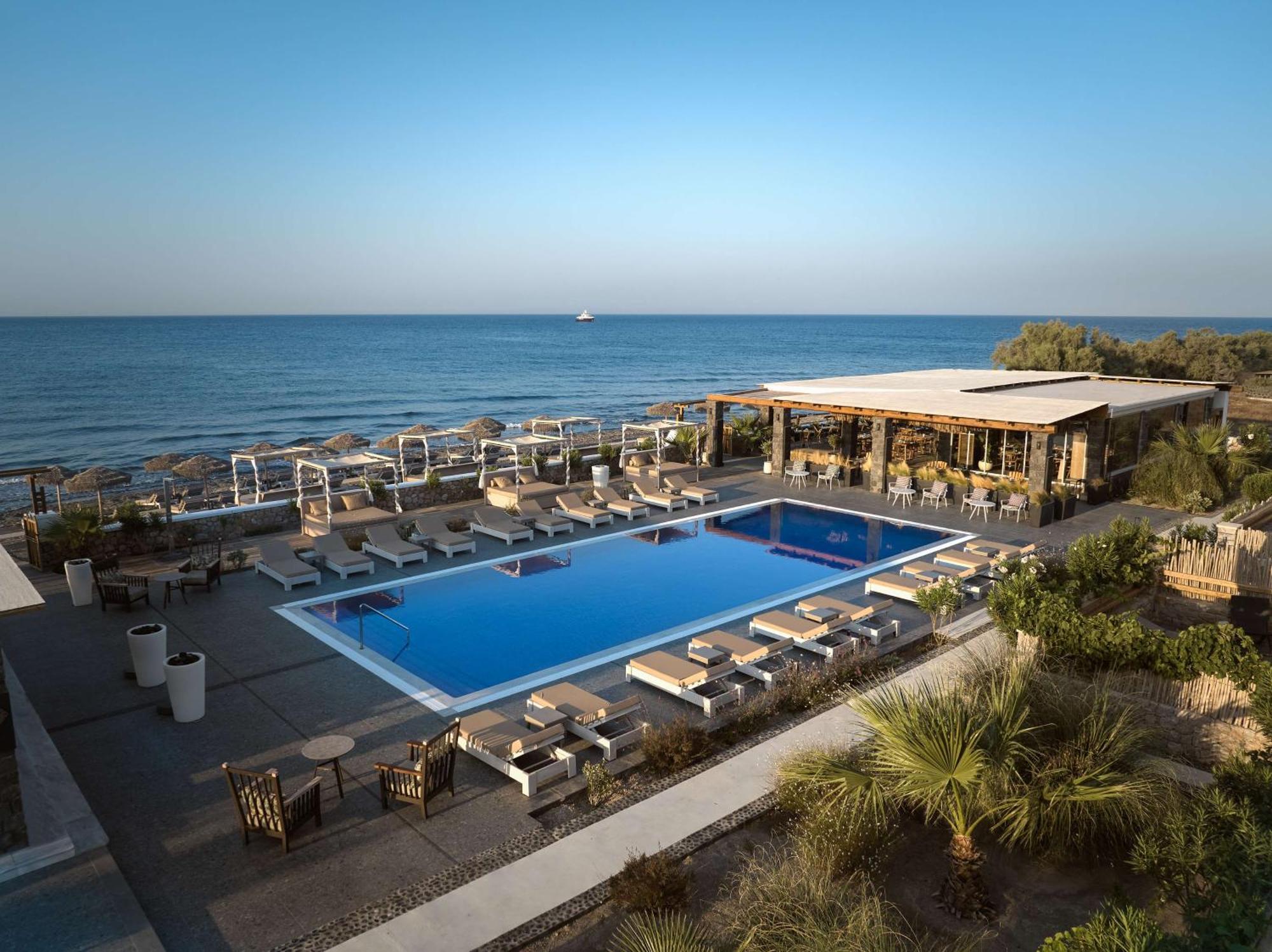 Sea Breeze Santorini Beach Resort, Curio By Hilton Agios Georgios  Екстериор снимка